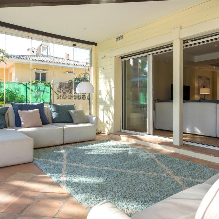Lets in the Sun - Villa La Cala - Villa - 4