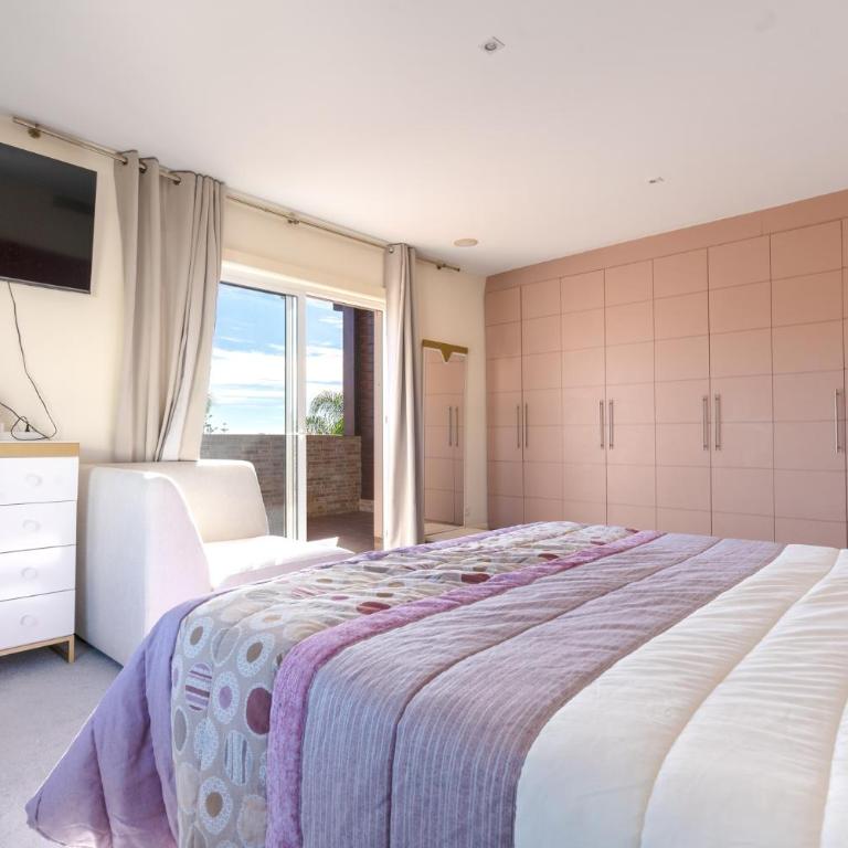 Lets in the Sun - Villa La Cala - Villa - 22