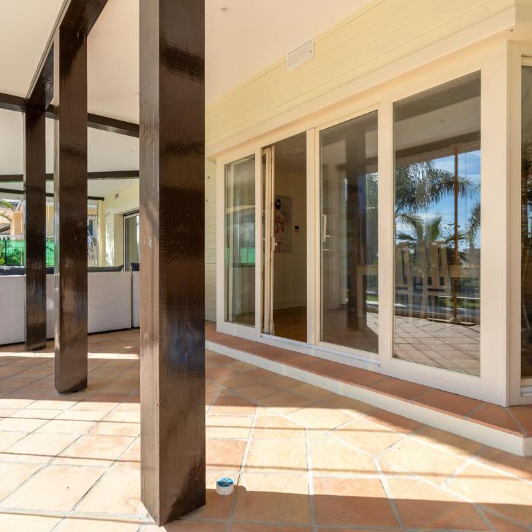 Lets in the Sun - Villa La Cala - Villa - 26