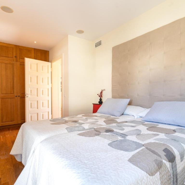 Lets in the Sun - Villa La Cala - Villa - 52