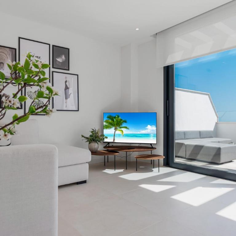 ViVi Homes - Gerrard, Terrace, Pool & Sea Vew - Apartment with Sea View - 11