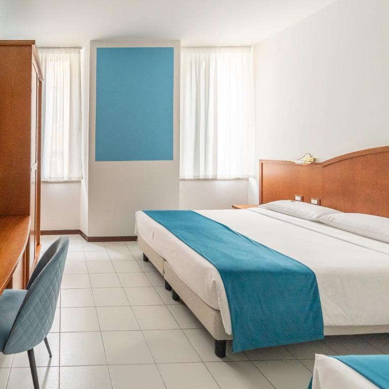 Hotel Italia - Camera Tripla Standard - 1