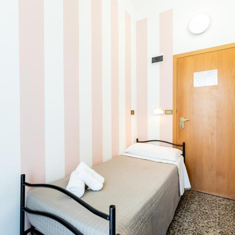 Beach Hotel Clerice - Camera Singola con Balcone - 4