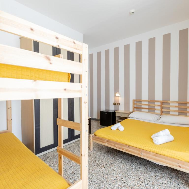 Beach Hotel Clerice - Camera Quadrupla con Balcone - 1