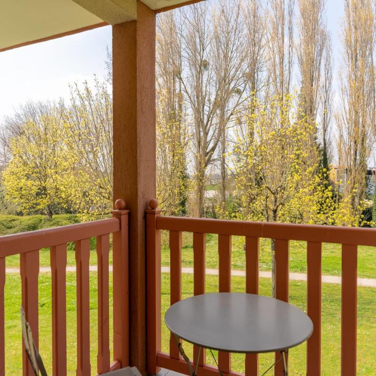 Appt 2 pièces cabine 6 pers avec piscine tennis parking gratuit 157 - Appartement - 23