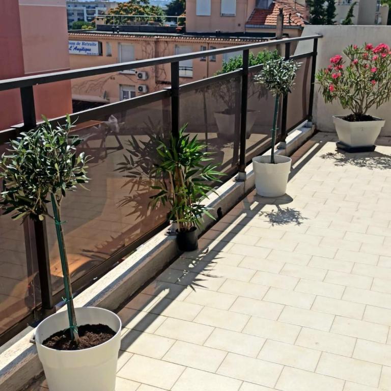 Air-conditioned apartment with park and swimming pool à Cagnes - Apartamento - 2