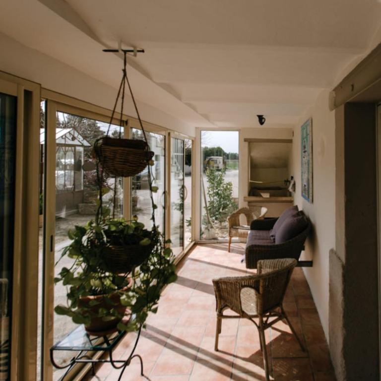 "Countryside Escape Charm and Serenity in Isle-sur-la-Sorgue" - Apartment - 10