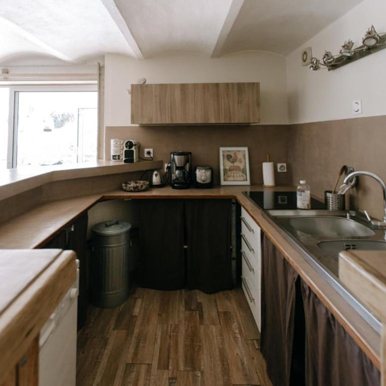 "Countryside Escape Charm and Serenity in Isle-sur-la-Sorgue" - Apartment - 12