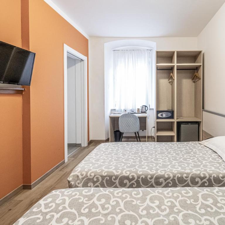 Hotel Italia - Camera Superior Matrimoniale/Doppia con Letti Singoli - 26