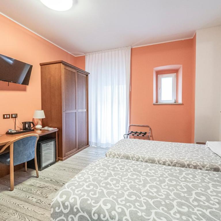 Hotel Italia - Camera Superior Matrimoniale/Doppia con Letti Singoli - 21