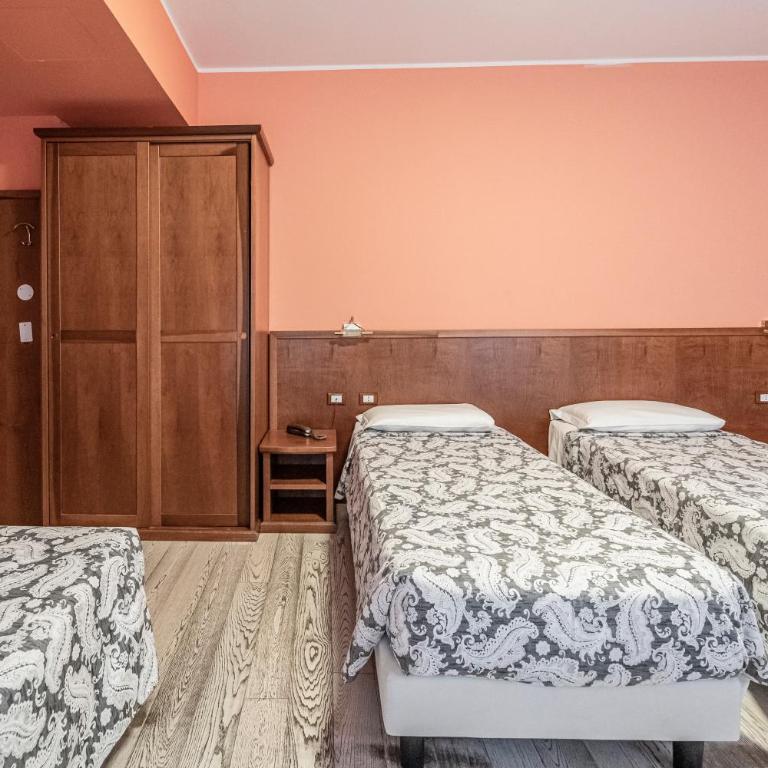 Hotel Italia - Camera Familiare Deluxe - 20