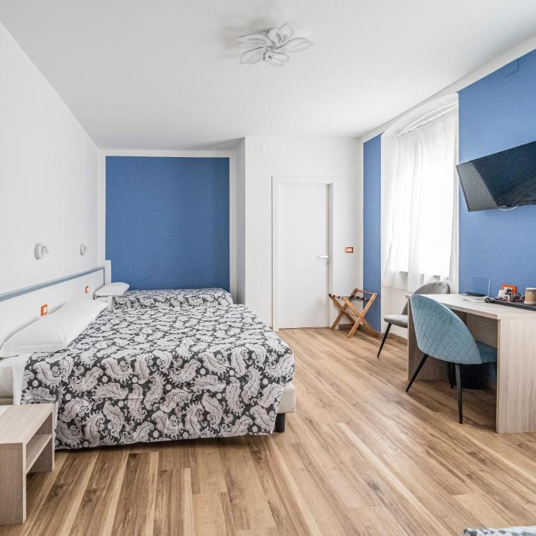 Hotel Italia - Camera Familiare Deluxe - 15