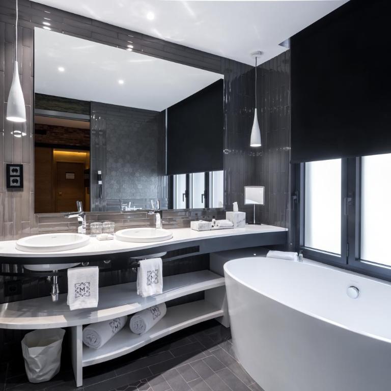 Monument Hotel - Family Room - 6