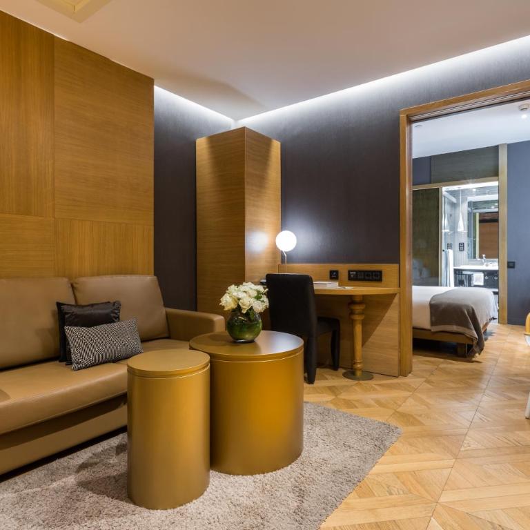 Monument Hotel - Family Room - 3