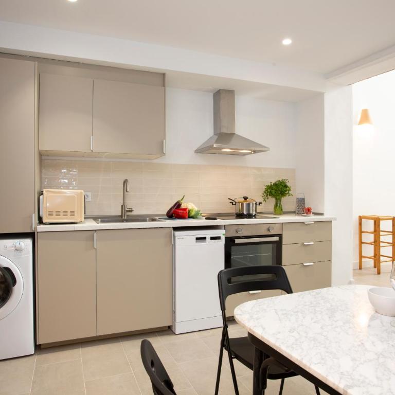 SingularStays Casa del Grao - Three-Bedroom Apartment - 4