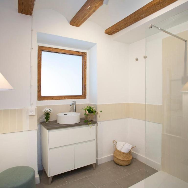 SingularStays Casa del Grao - Two-Bedroom Apartment - 14