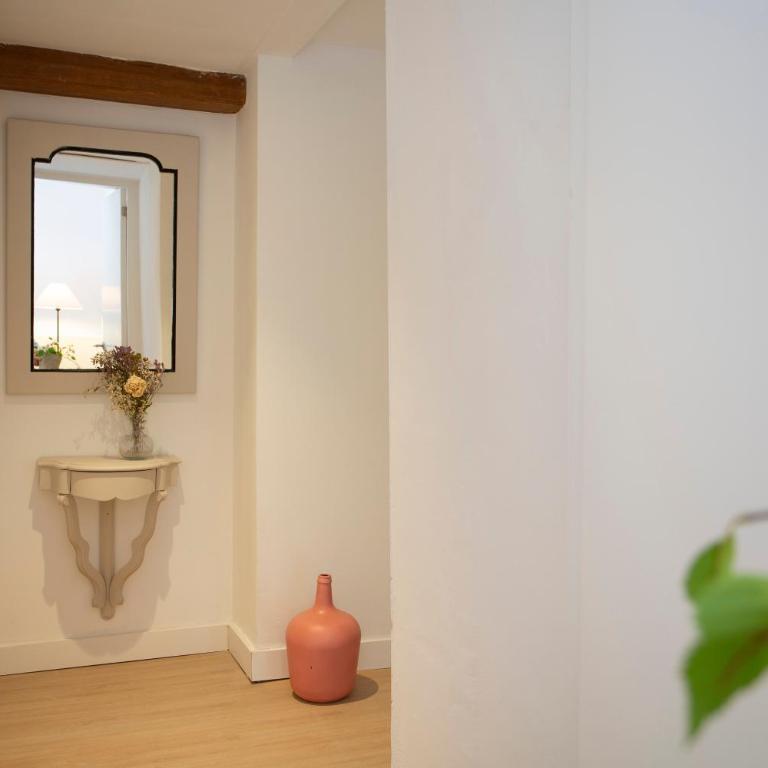 SingularStays Casa del Grao - Two-Bedroom Apartment - 17