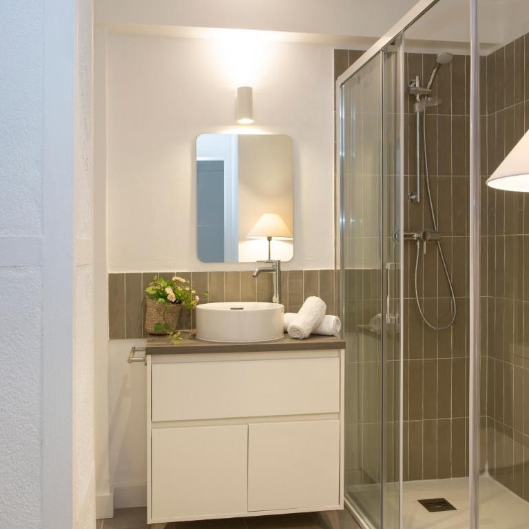 SingularStays Casa del Grao - Three-Bedroom Apartment - 21