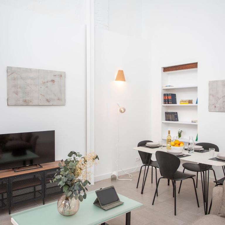 SingularStays Casa del Grao - Three-Bedroom Apartment - 22