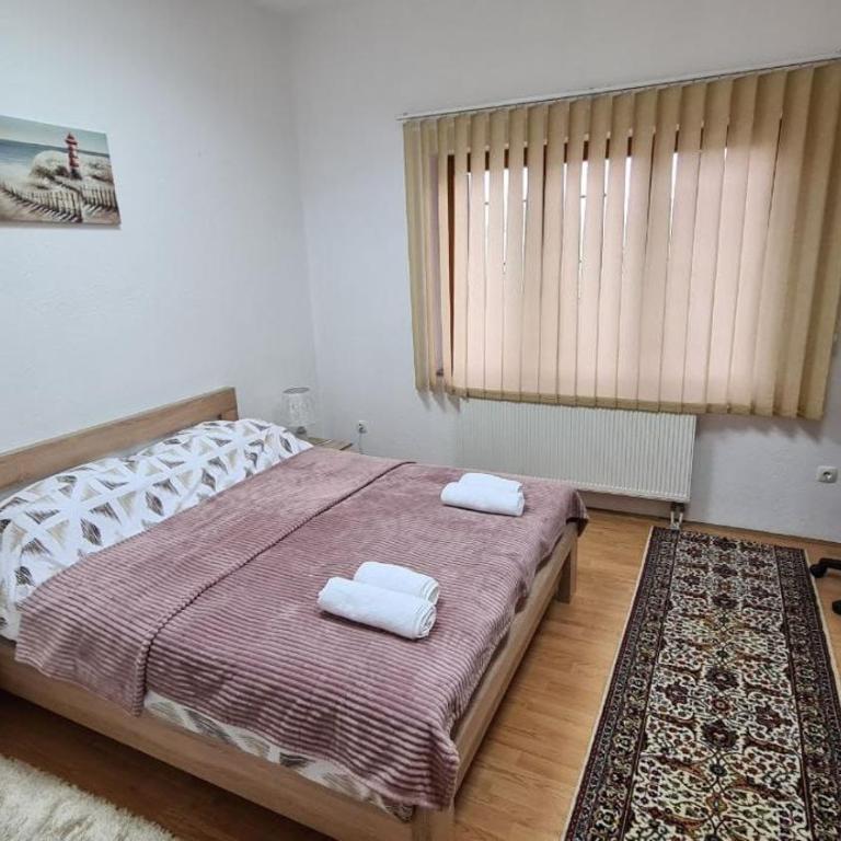 Apartman Nedim - Free Parking & Garden near Airport - Two-Bedroom Apartment - 4