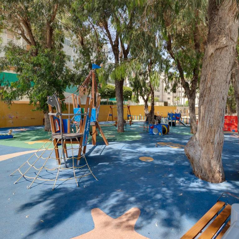 Apartamentos Oasis - Three-Bedroom Apartment - 32
