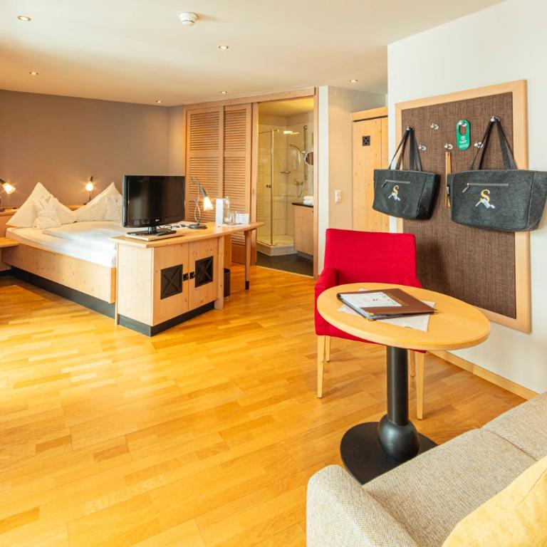 Aktivhotel Schweizerhof Kitzbühel - Familienzimmer - ohne Außenfenster, ohne Aussicht - 3