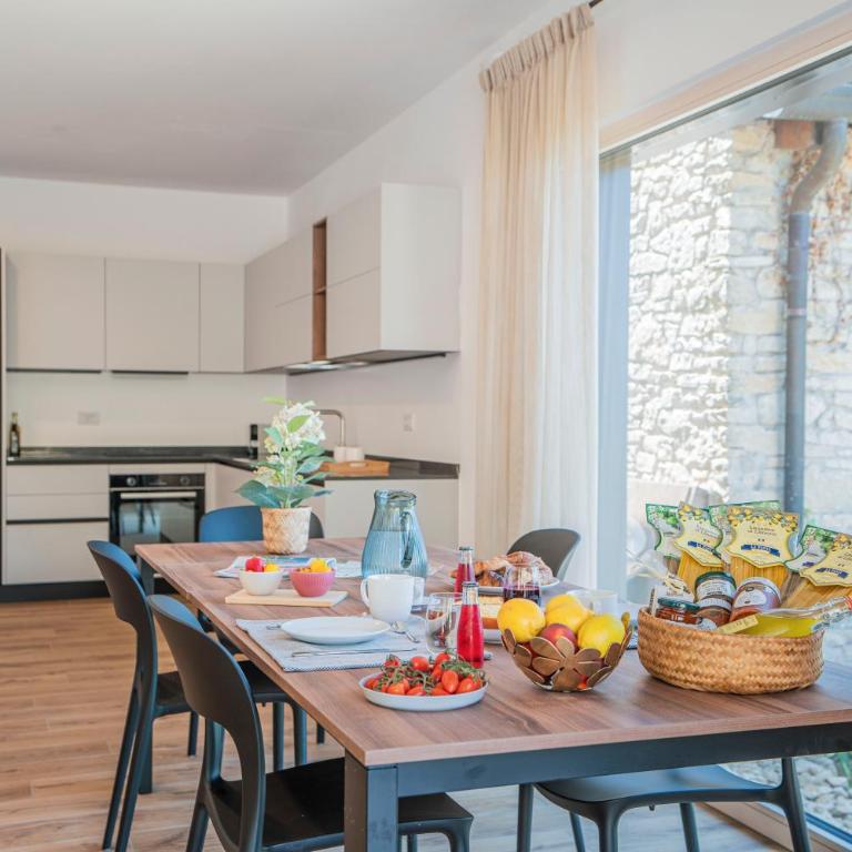 Podere Sabaina, Private Villa mit beheiztem Pool, Seeblick und 3 Wohneinheiten zur Alleinnutzung - Villa con Piscina Privata - 23