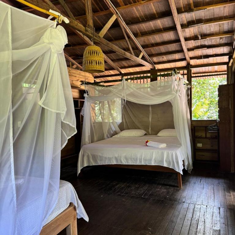 Madre Selva Eco Lodge - Habitación Triple con vistas al jardín - 5