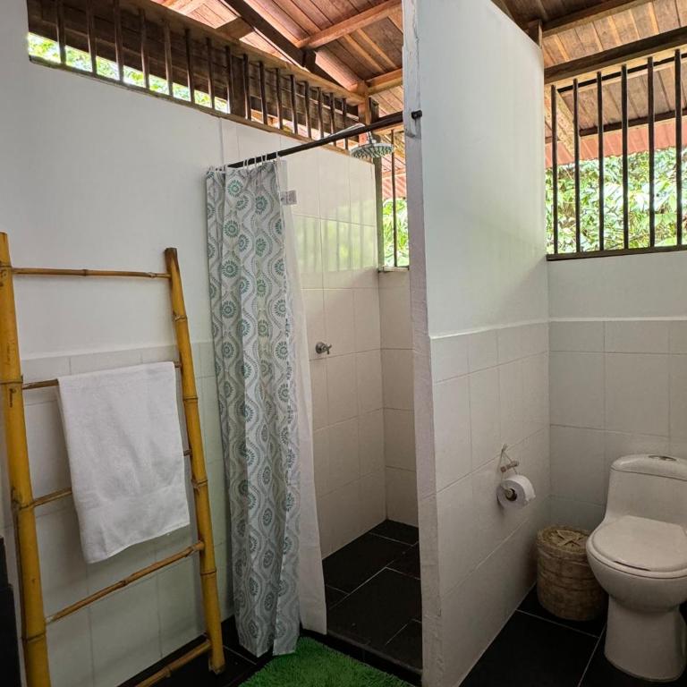 Madre Selva Eco Lodge - Habitación Triple con vistas al jardín - 8