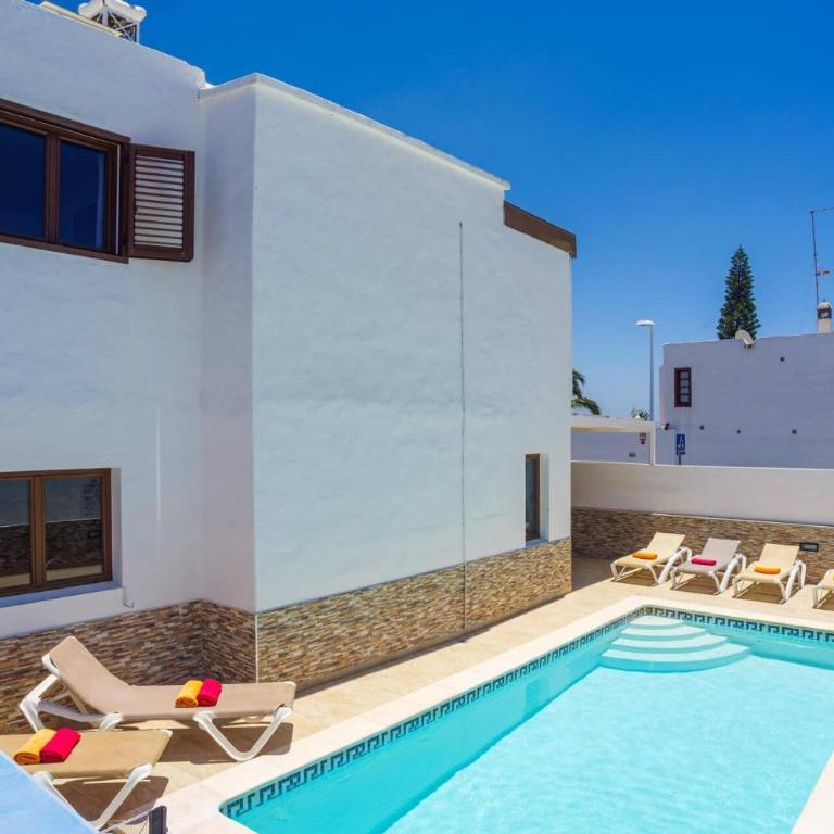 Villa Fayna by Villa Plus - Villa - 4