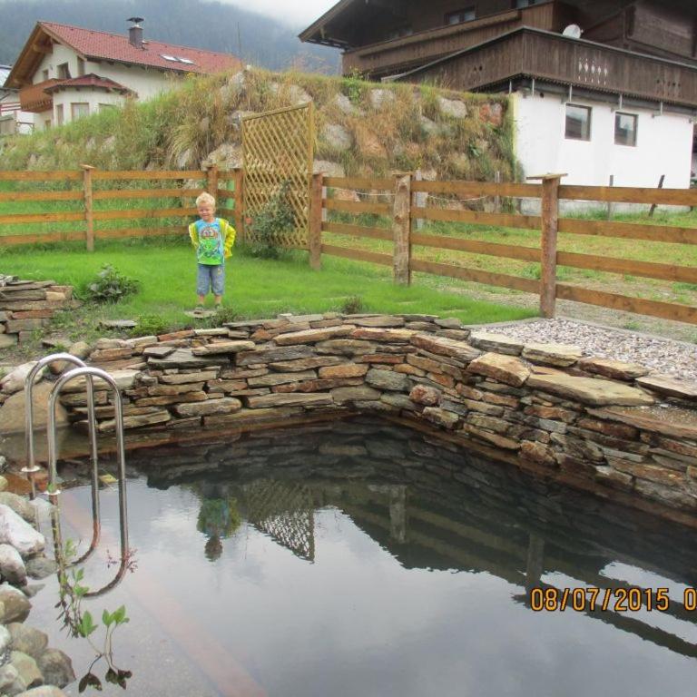 Penthousewohnung mit Garten Sauna Pool - Apartment mit 2 Schlafzimmern und Bergblick – erste Etage - 3
