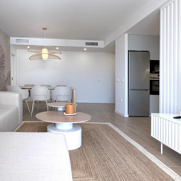 Breezy Bahía by Ginkgo Marbella - Three-Bedroom Apartment - 12