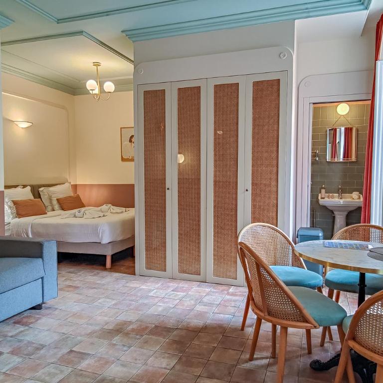 Hotel Aparthotel AMMI Vieux Nice - Junior Suite with Balcony - Courtyard side - 11