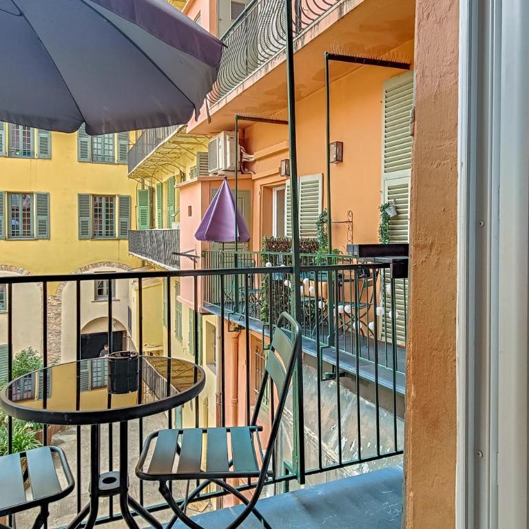 Hotel Aparthotel AMMI Vieux Nice - Junior Suite with Balcony - Courtyard side - 10