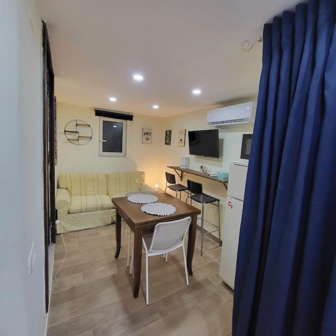 Santa Chiara Attic , 4 floor no Elevator - Appartamento con 1 Camera da Letto - 16