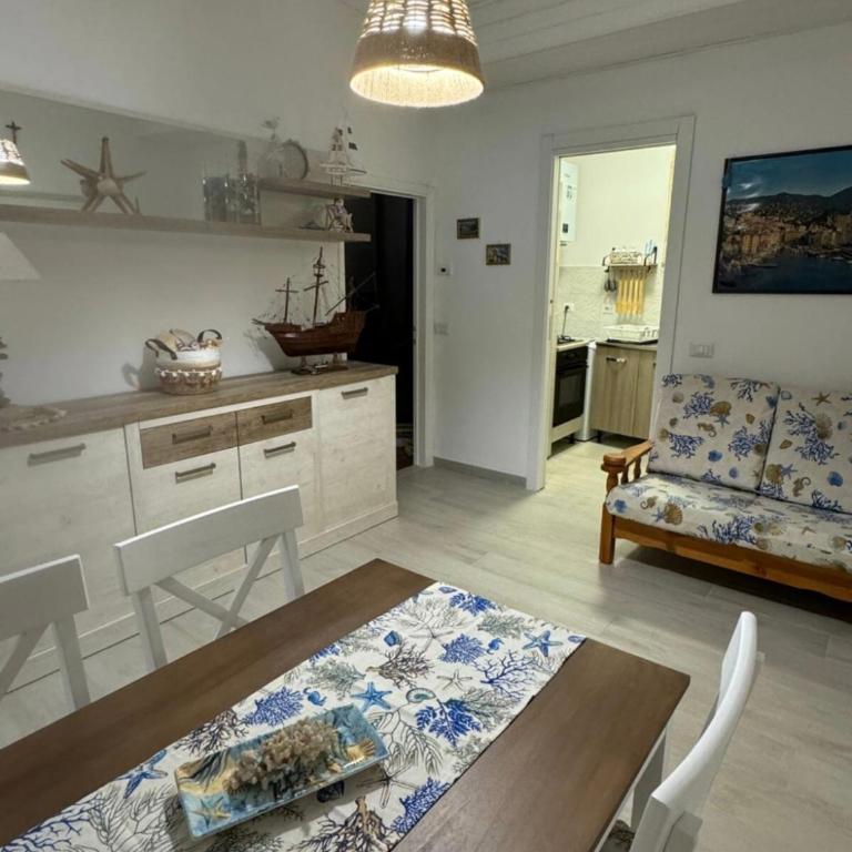 A due passi dal mare - Appartamento con 2 Camere da Letto - 2