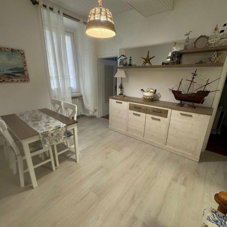 A due passi dal mare - Appartamento con 2 Camere da Letto - 1