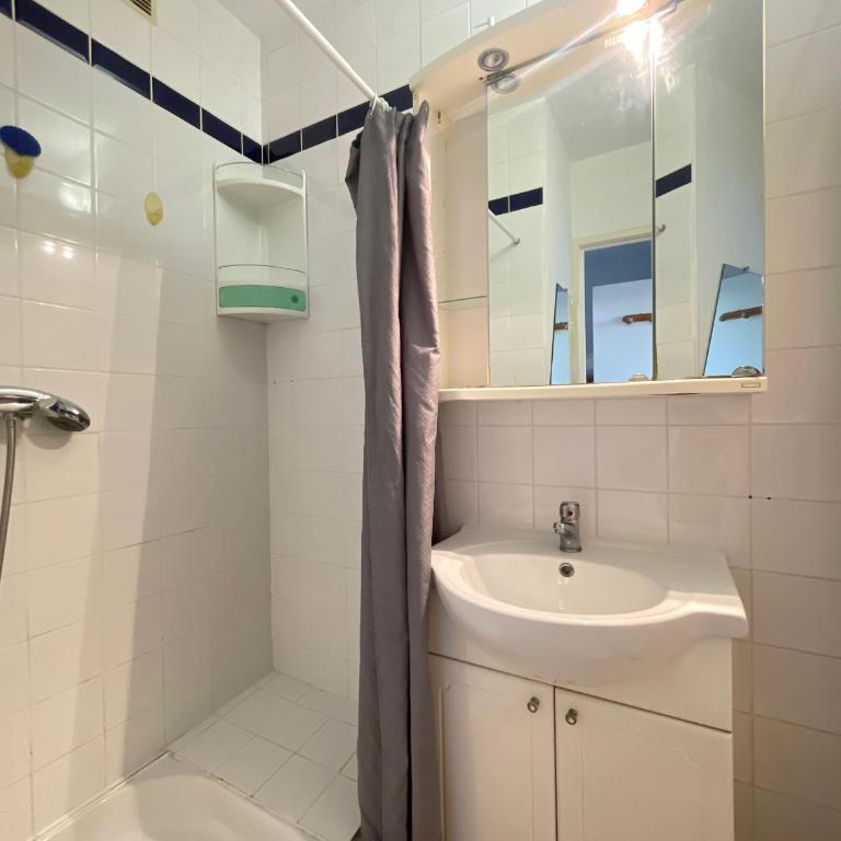 Studio cabine climatisé avec terrasse, parking privé, à 500m de la plage - FR-1-338-35 - Studio - 19