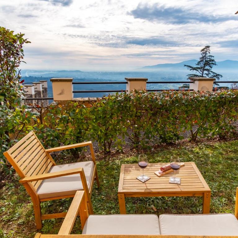 Tenuta Guinigi Antico Borgo di Matraia - Exclusive Holidays apartments & Pool - Appartamento Executive con 1 Camera da Letto, Terrazza e Vista Giardino - 2