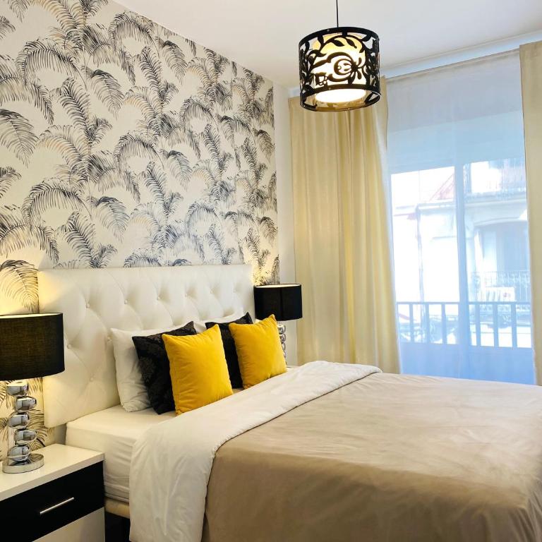 Plaza Madrid Central - Superior One-Bedroom Apartment with Balcony - 1