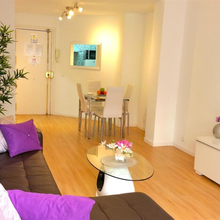 Plaza Madrid Central - One-Bedroom Apartment with Balcony - 9