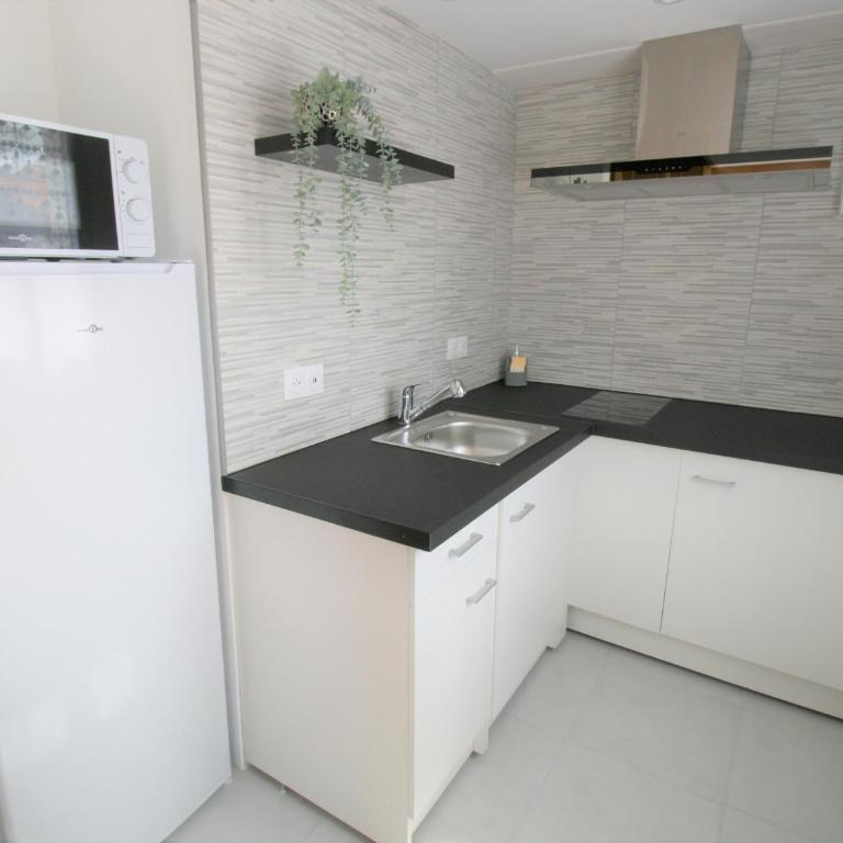 Charmant logement rénové 2/3 pers, jardin commun, 750m plage, 850m centre-ville - FR-1-22-350 - Casa - 3