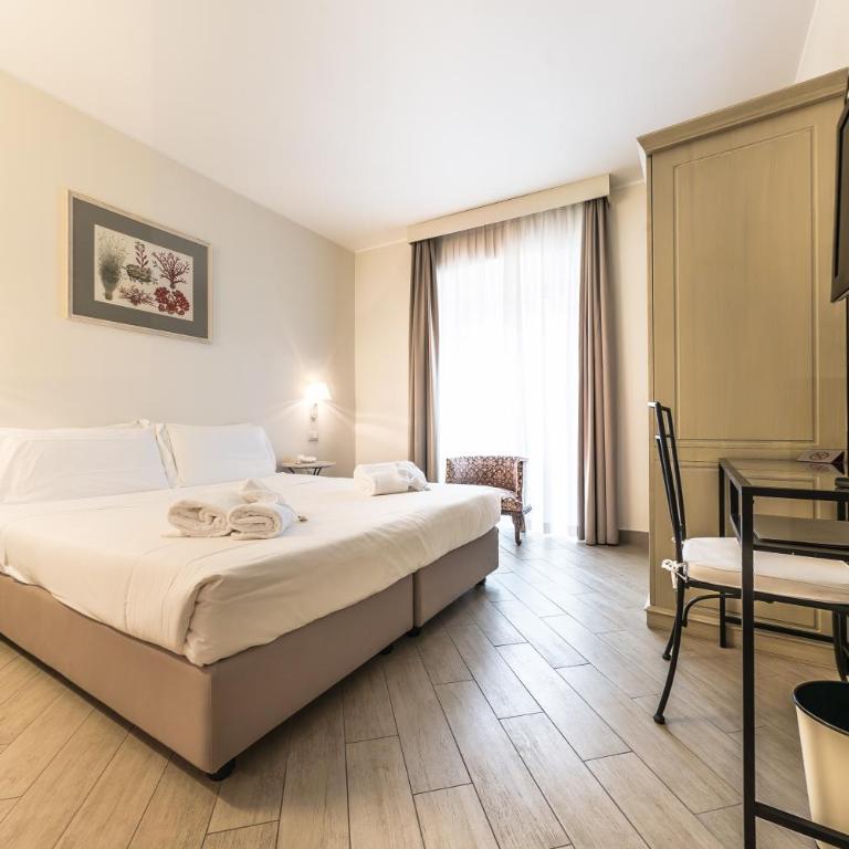 Hotel San Pietro Palace - Camera Matrimoniale con Balcone e Vista Mare - 1