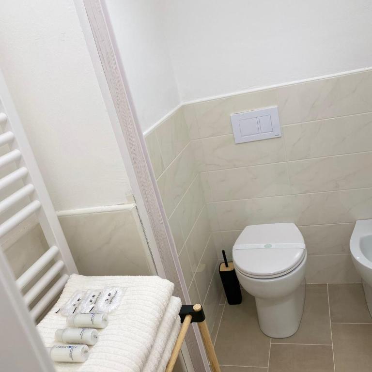 Mentana Guest House - Camera Quadrupla con Bagno Privato - 17