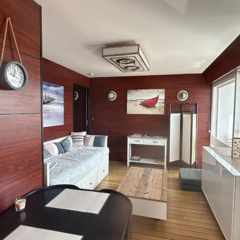 Studio charmant face mer accès plage, balcon, parking - FR-1-652-14 - Apartment - 20