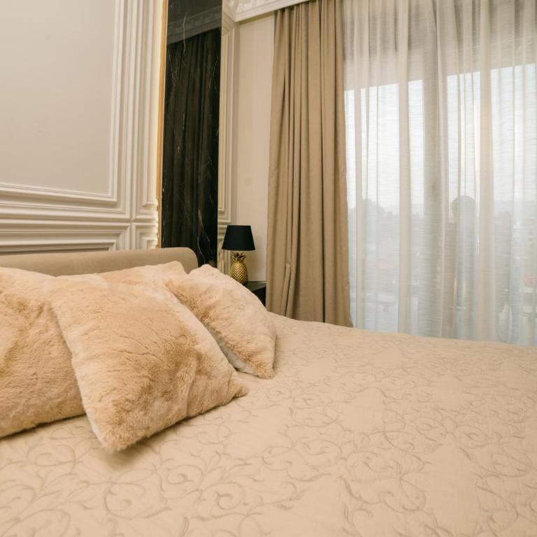 Luxury Apartment with Green Terrace, Porto Milena View and Private Garage - One-Bedroom Apartment - 31