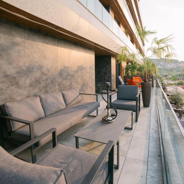 Luxury Apartment with Green Terrace, Porto Milena View and Private Garage - One-Bedroom Apartment - 8