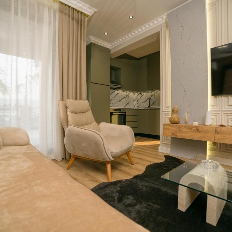 Luxury Apartment with Green Terrace, Porto Milena View and Private Garage - One-Bedroom Apartment - 55