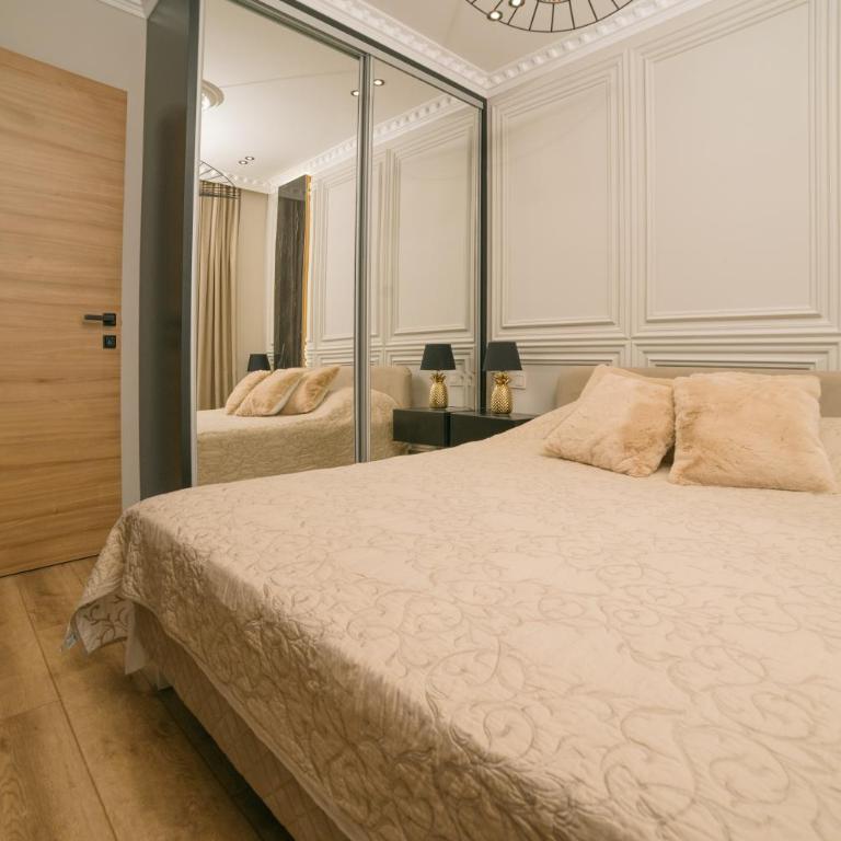 Luxury Apartment with Green Terrace, Porto Milena View and Private Garage - One-Bedroom Apartment - 59