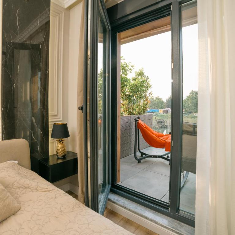 Luxury Apartment with Green Terrace, Porto Milena View and Private Garage - One-Bedroom Apartment - 60